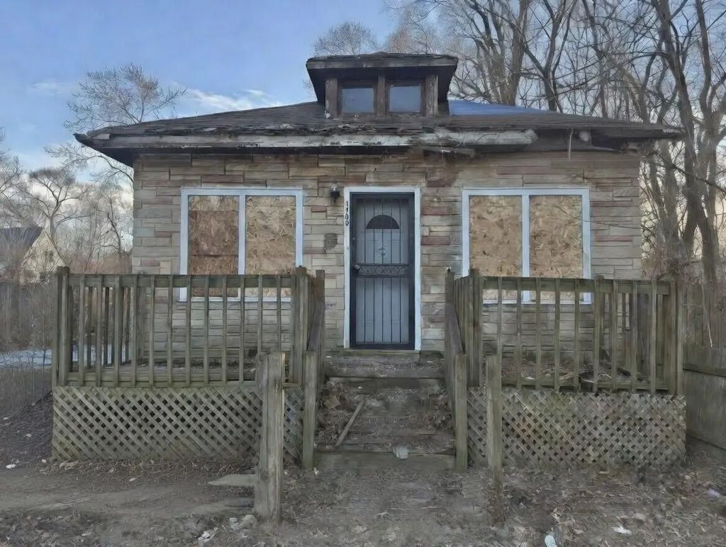 1105 W 15th Avenue, Gary