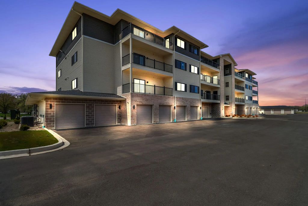 2034 W 75th Place 31, Merrillville