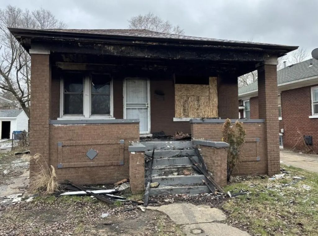 229-231 W 37th Avenue, Gary