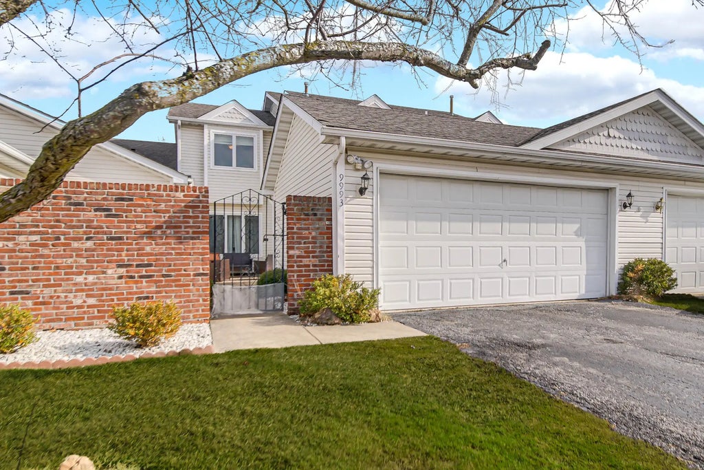 9993 Hunters Run, St. John