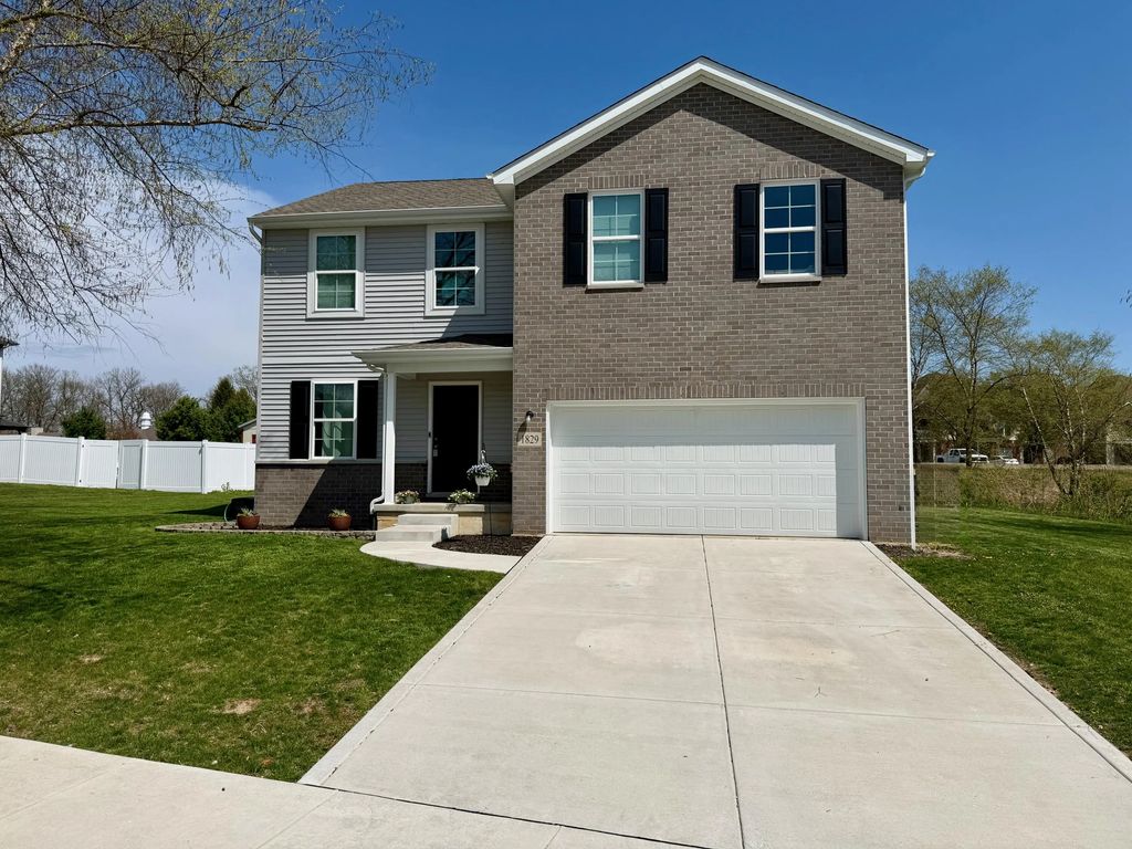 1829 S Creekside Court, Westville