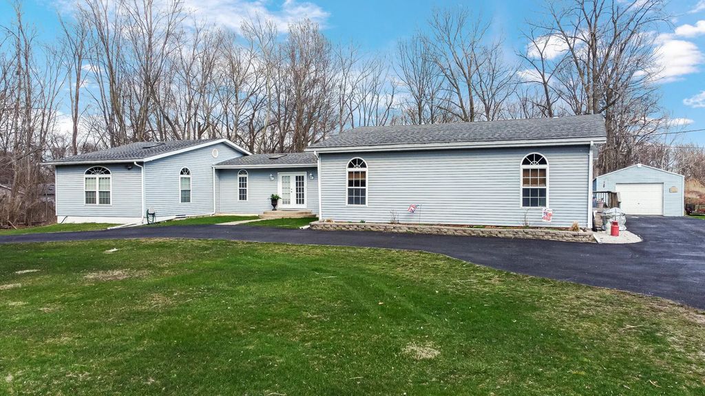 1395 Waverly Road, Chesterton