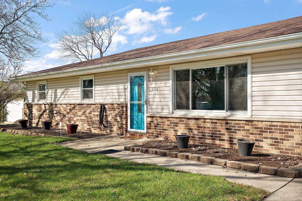 9542 Roosevelt Place, Crown Point