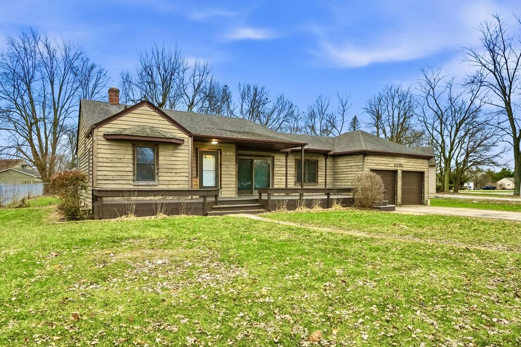 1107 W 62nd Place, Merrillville