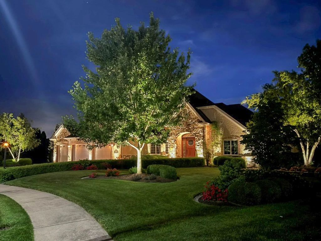 1667 Chalone Court, Crown Point