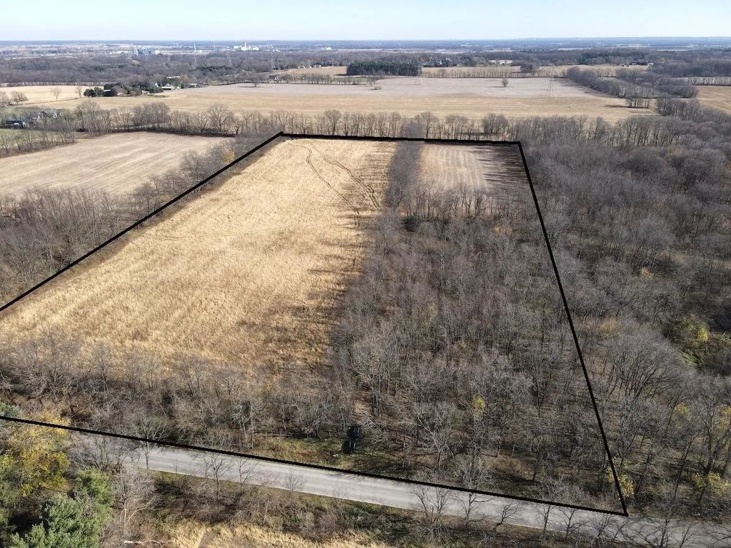 55824 County Line Road, New Carlisle
