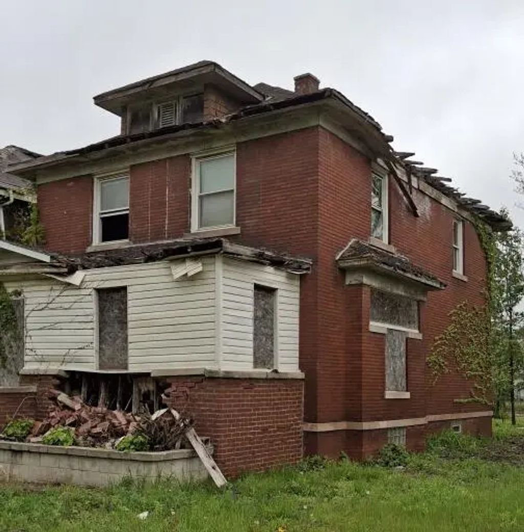 747 Van Buren Street, Gary