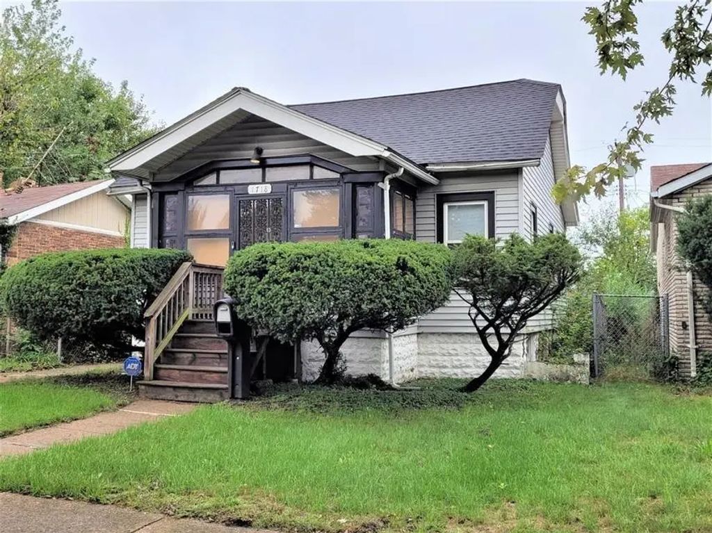 1718 Roosevelt Place, Gary
