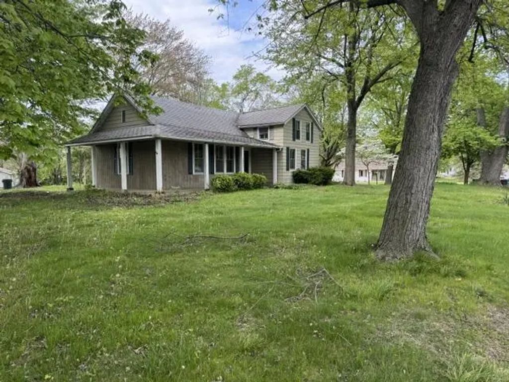 1001 Earl Road, Michigan City