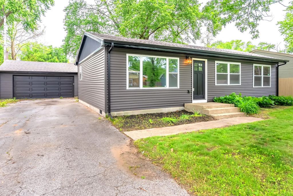6091 Mulberry Avenue, Portage