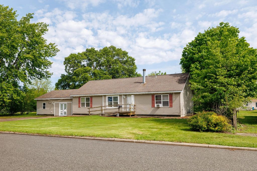 106 W Allen Street, Kentland