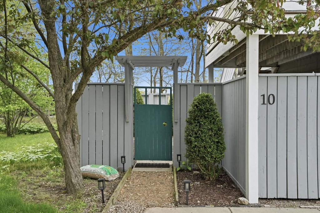10 Tryon Farm Lane F10, Michigan City