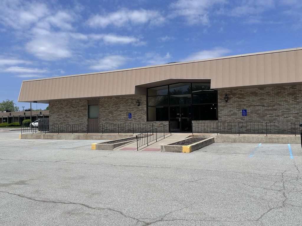 1650 W 45th Street 2 D E, Munster