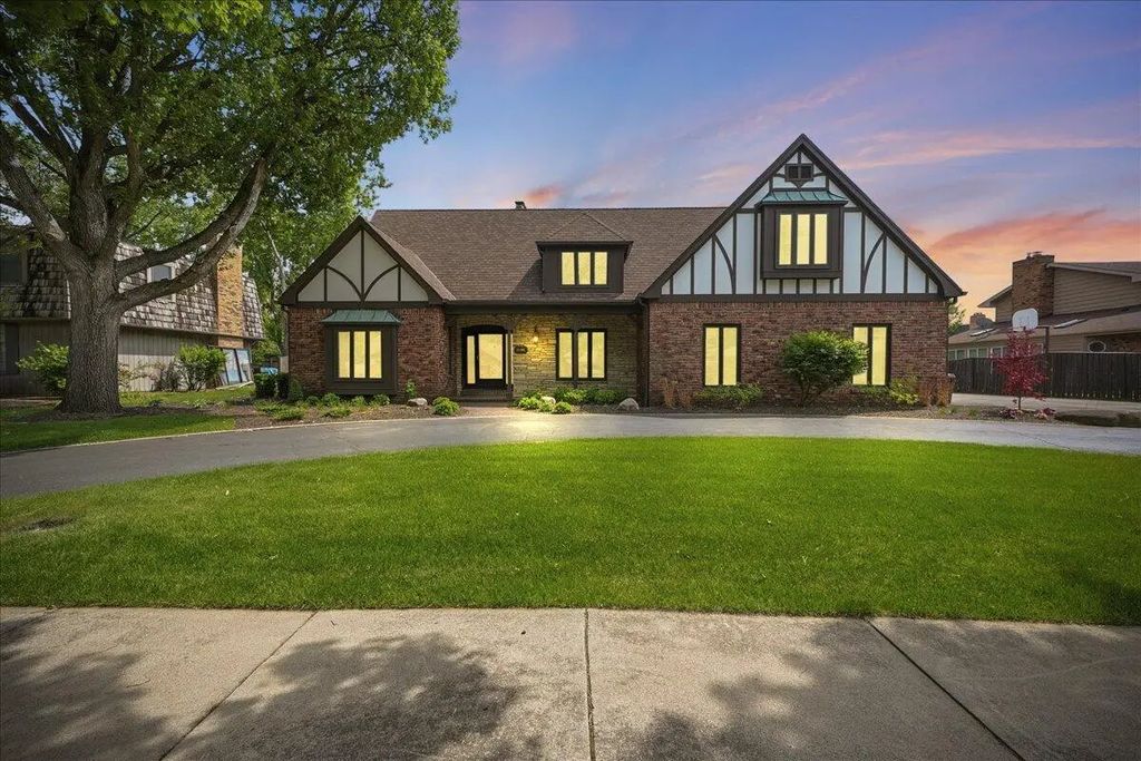 1130 Melbrook Drive, Munster