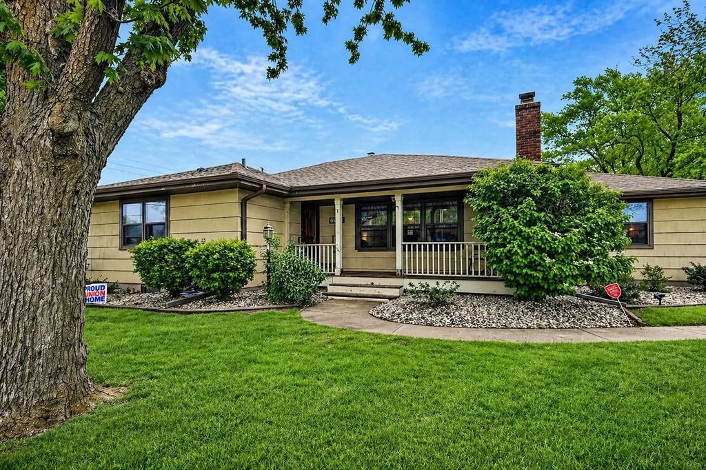 8845 Grace Street, Highland