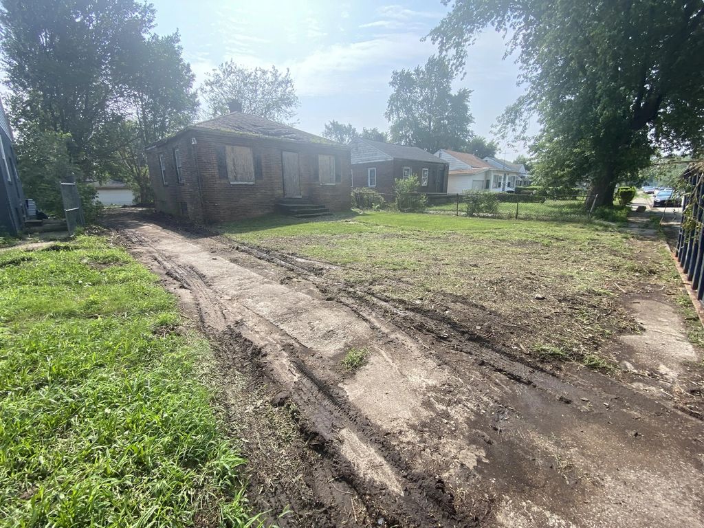 2221 Kentucky Street, Gary