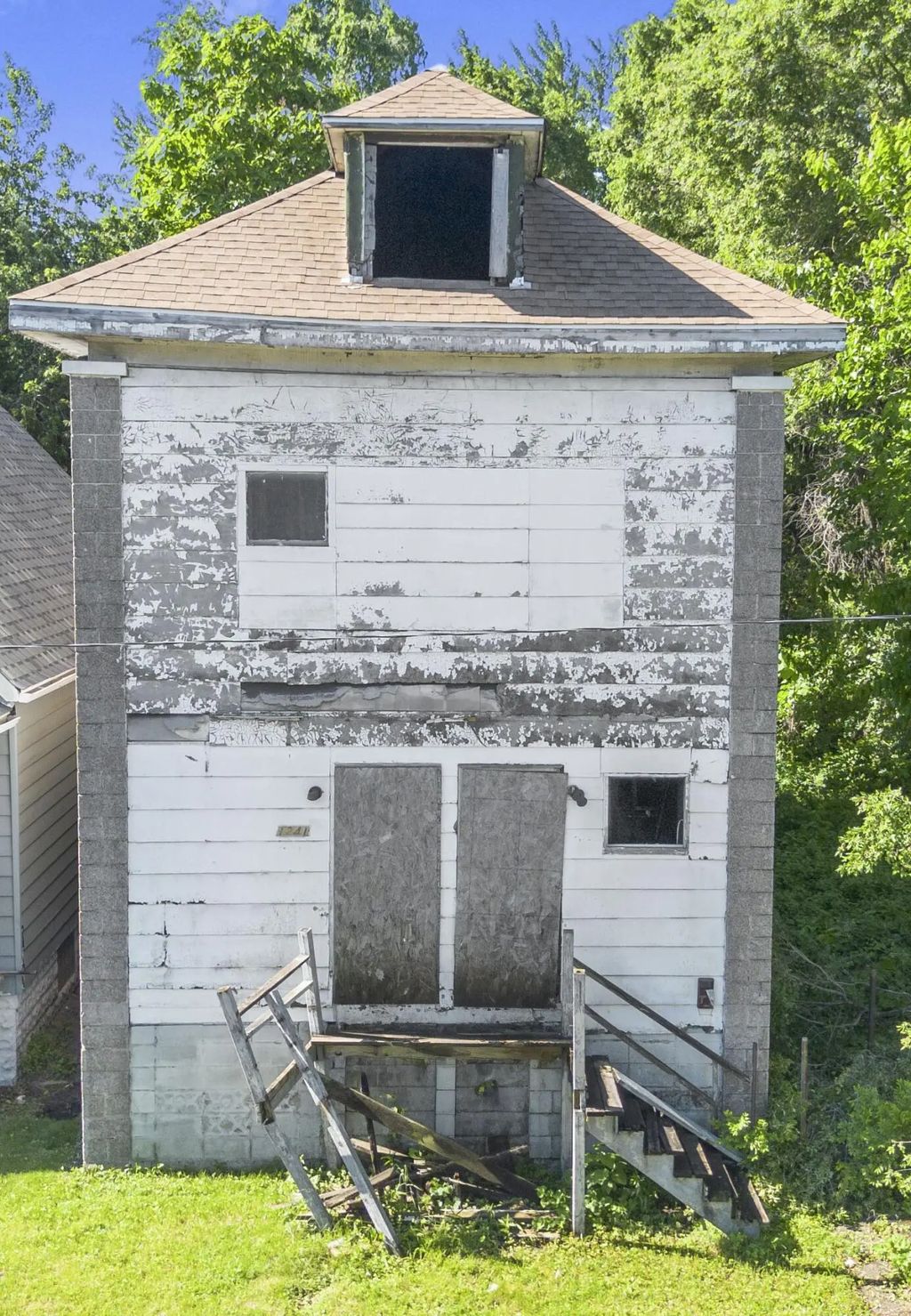 1241 W 17th Avenue, Gary