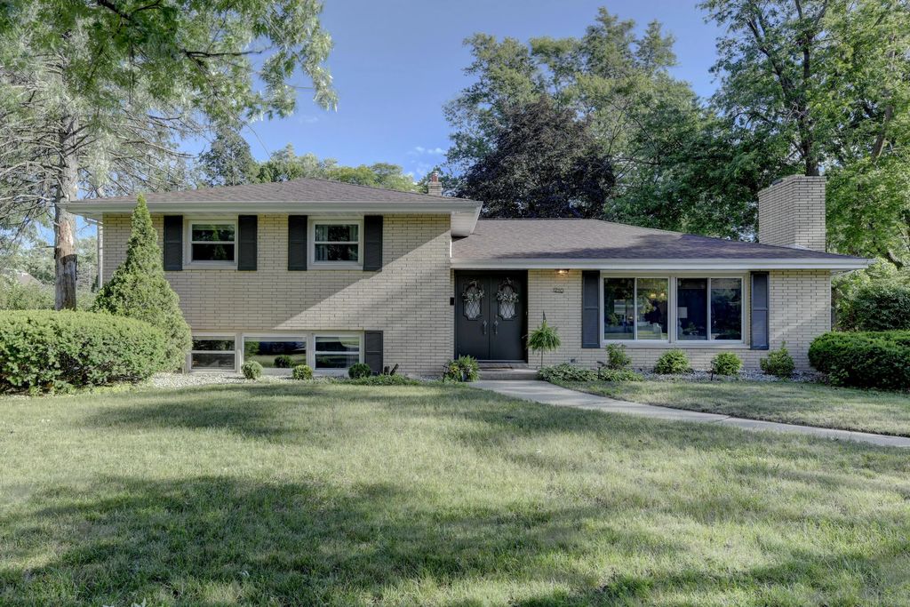 1210 Park Drive, Munster