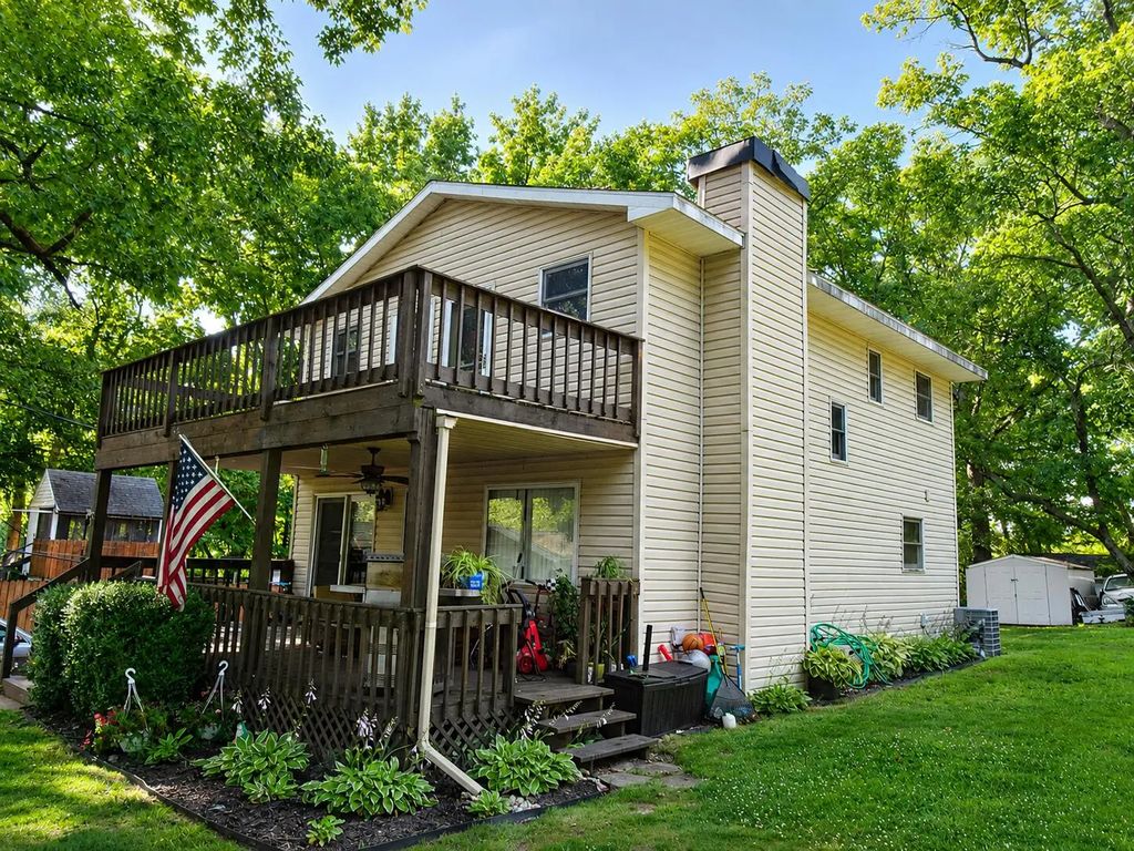 8170 N Tippecanoe Drive, Walkerton