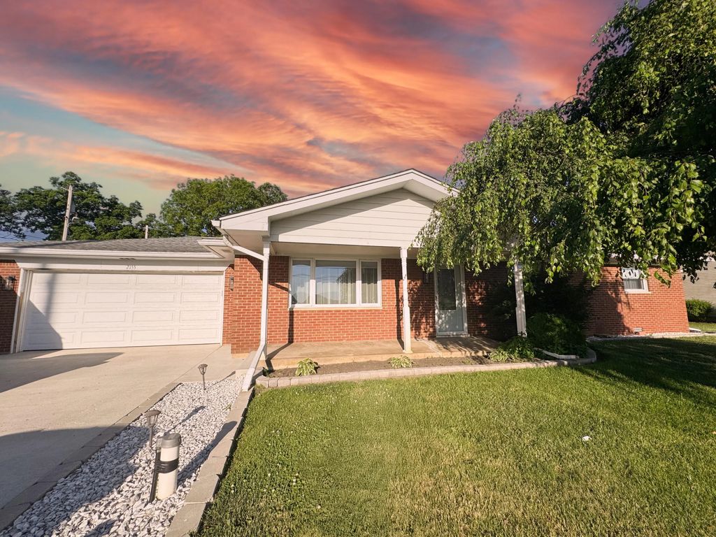 2155 N West Shafer Drive, Monticello