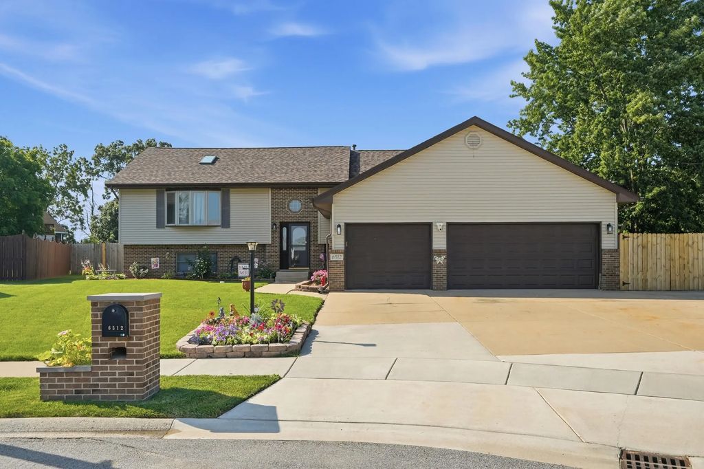 6512 Ravenwood Avenue, Portage