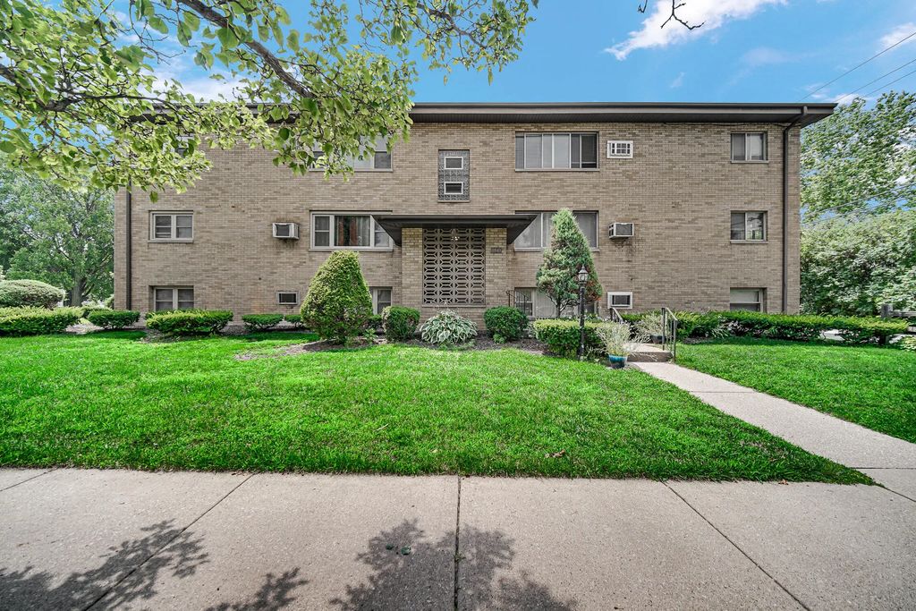 8940 White Oak Avenue, Munster