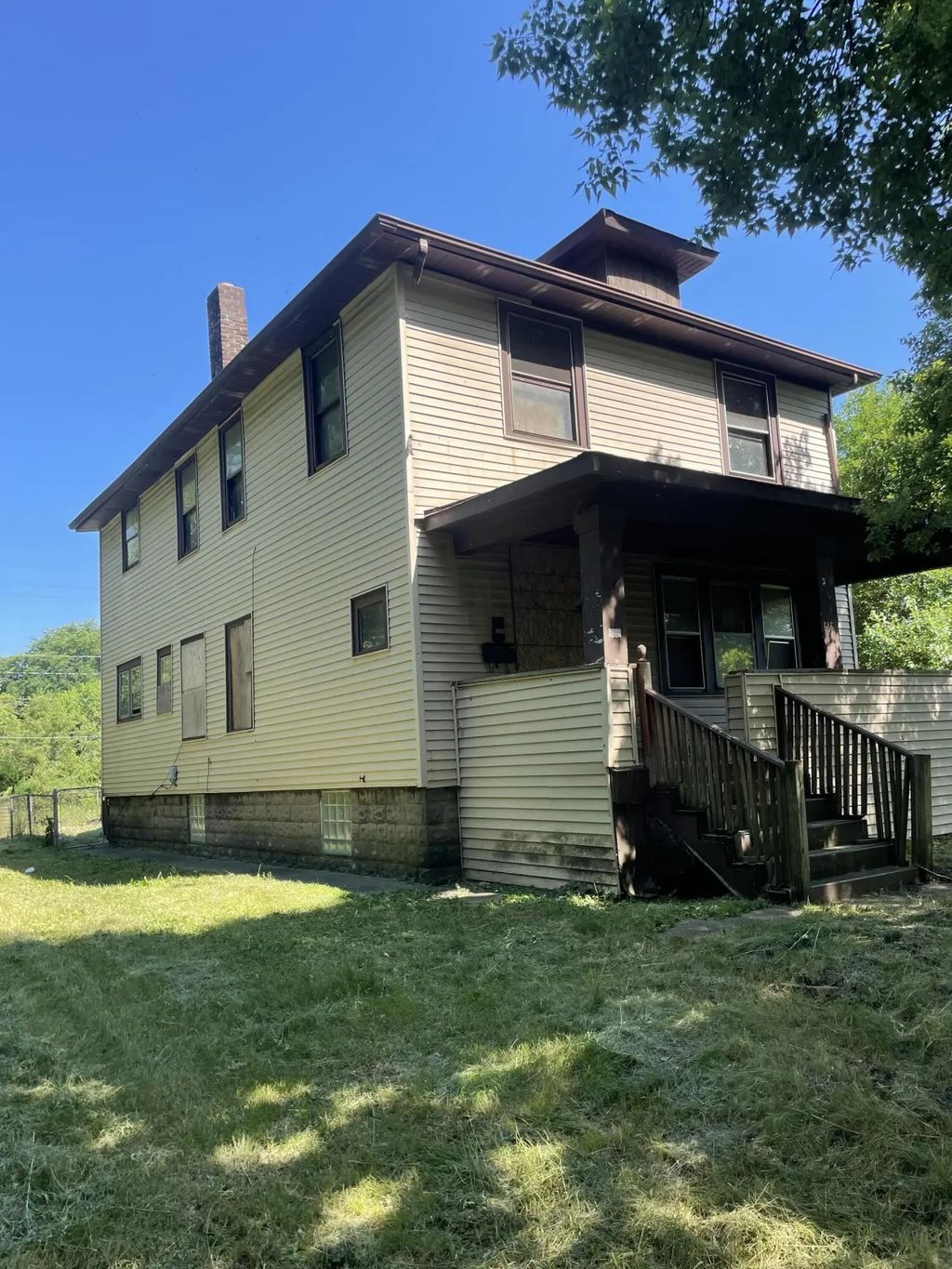 645 Maryland Street, Gary