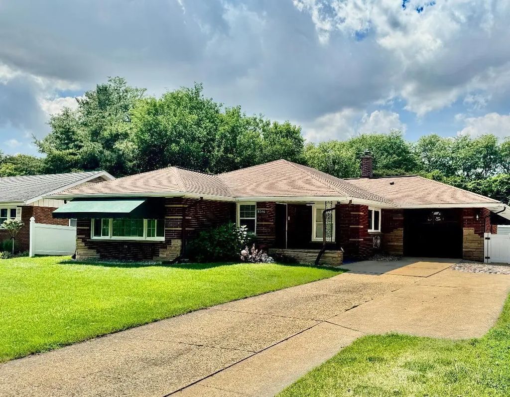 8246 Northcote Avenue, Munster