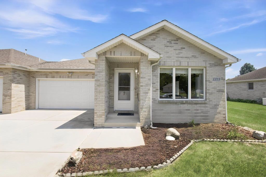 1001 Carnation Street Se B, DeMotte