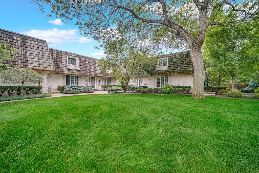 1330 Camellia Drive, Munster