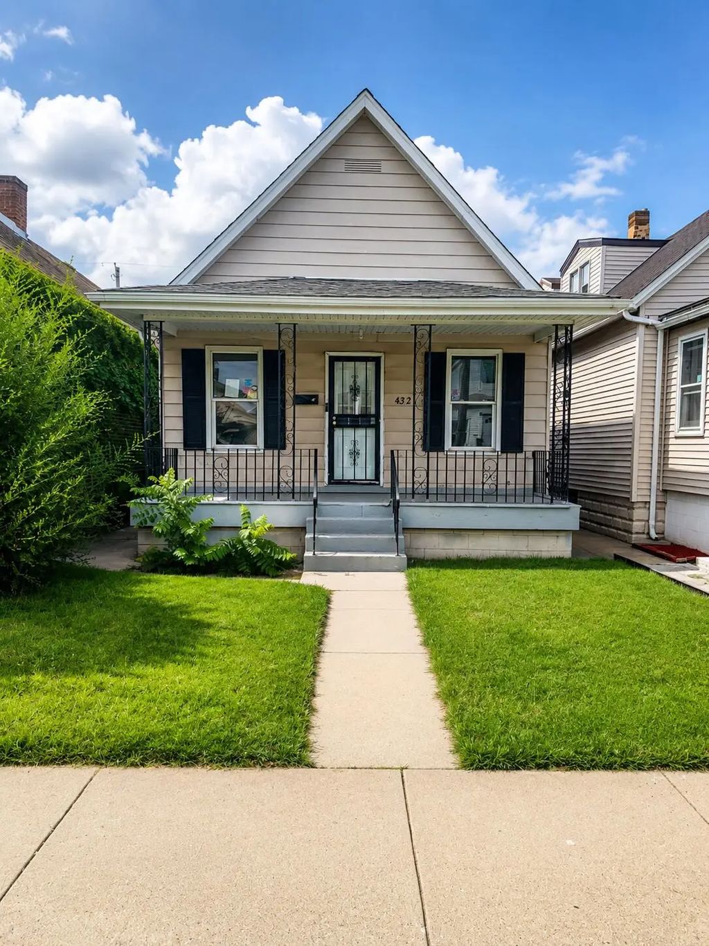 432 Vernon Avenue, East Chicago