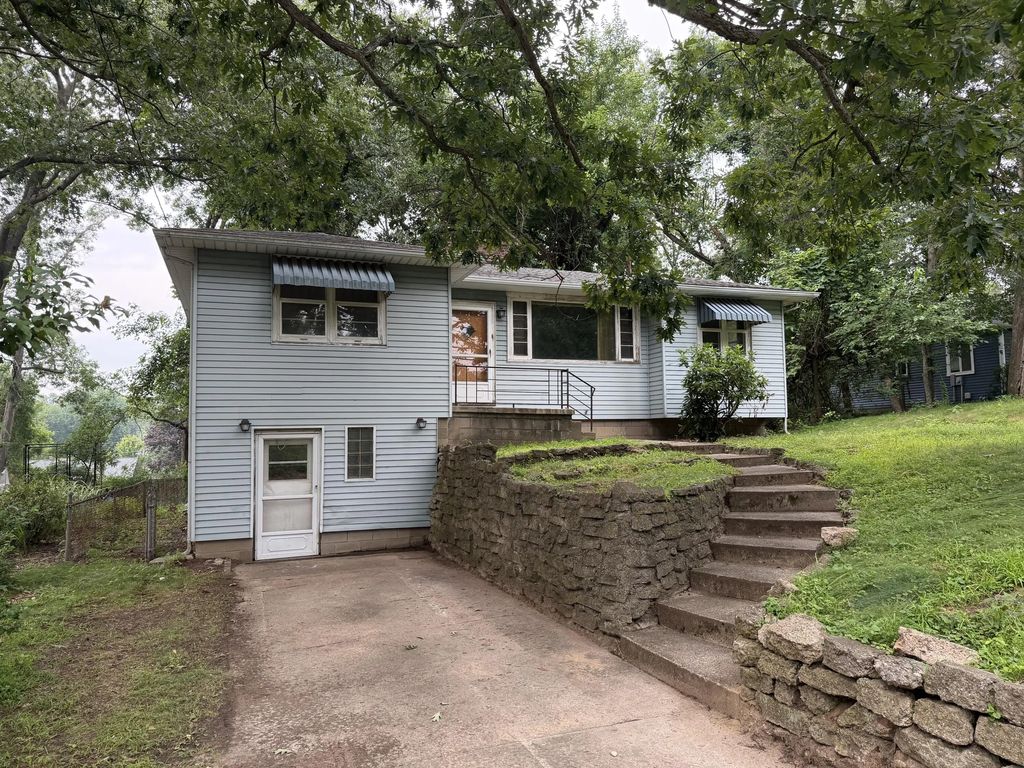 249 Shoreland Drive, Michigan City