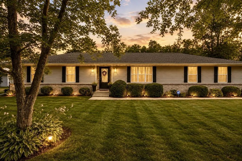 2842 Cardinal Drive, Wheatfield