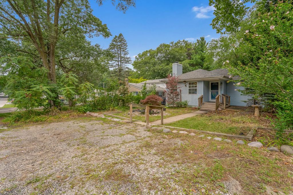 8602 Maple Avenue, Gary