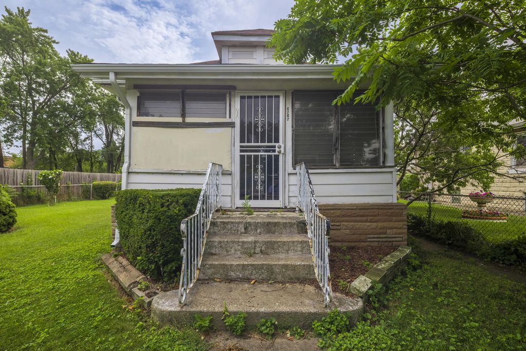4747 Drummond Street, East Chicago