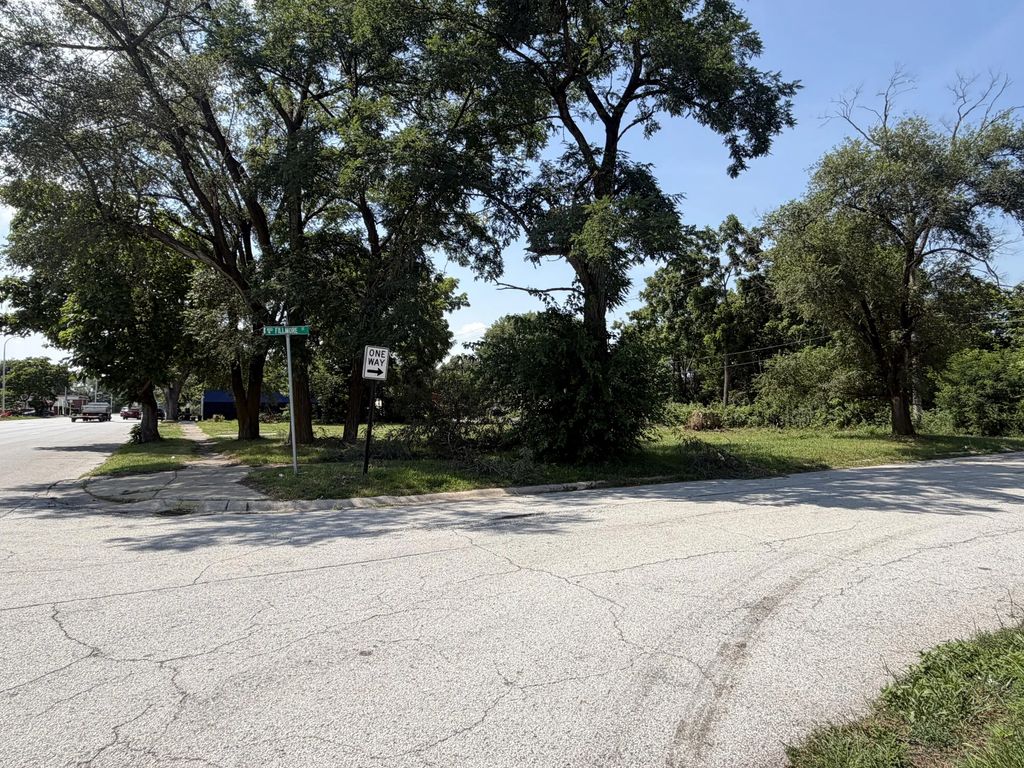1114 W 25th Avenue, Gary