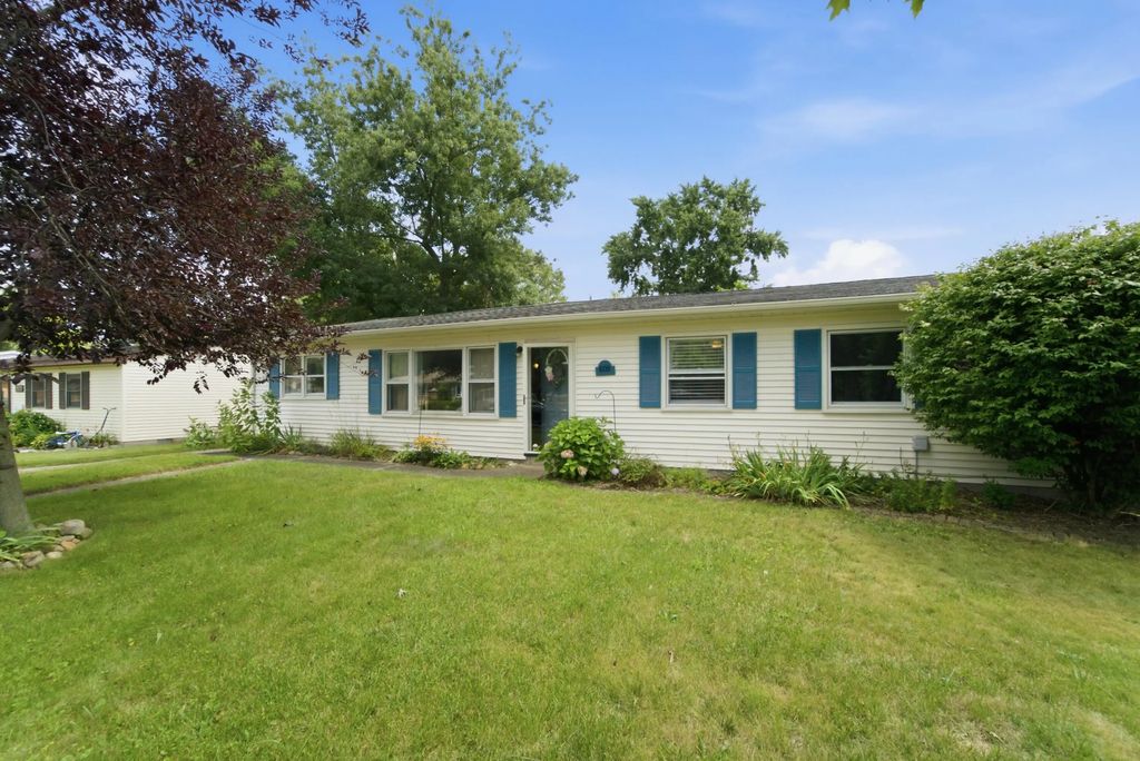 609 Sunset Drive, Kouts