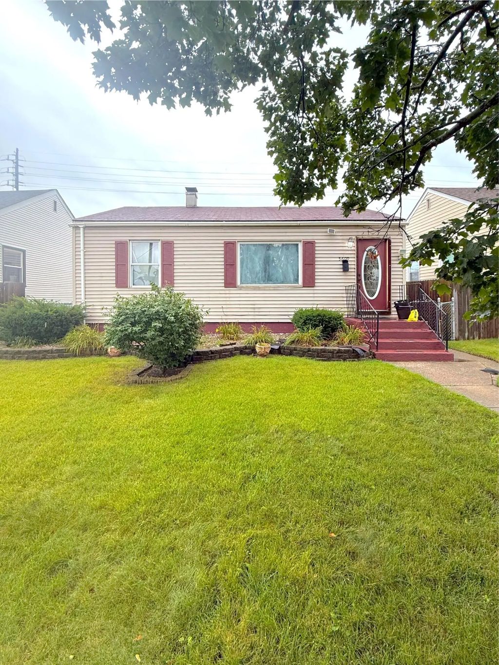 5609 Baring Avenue, East Chicago