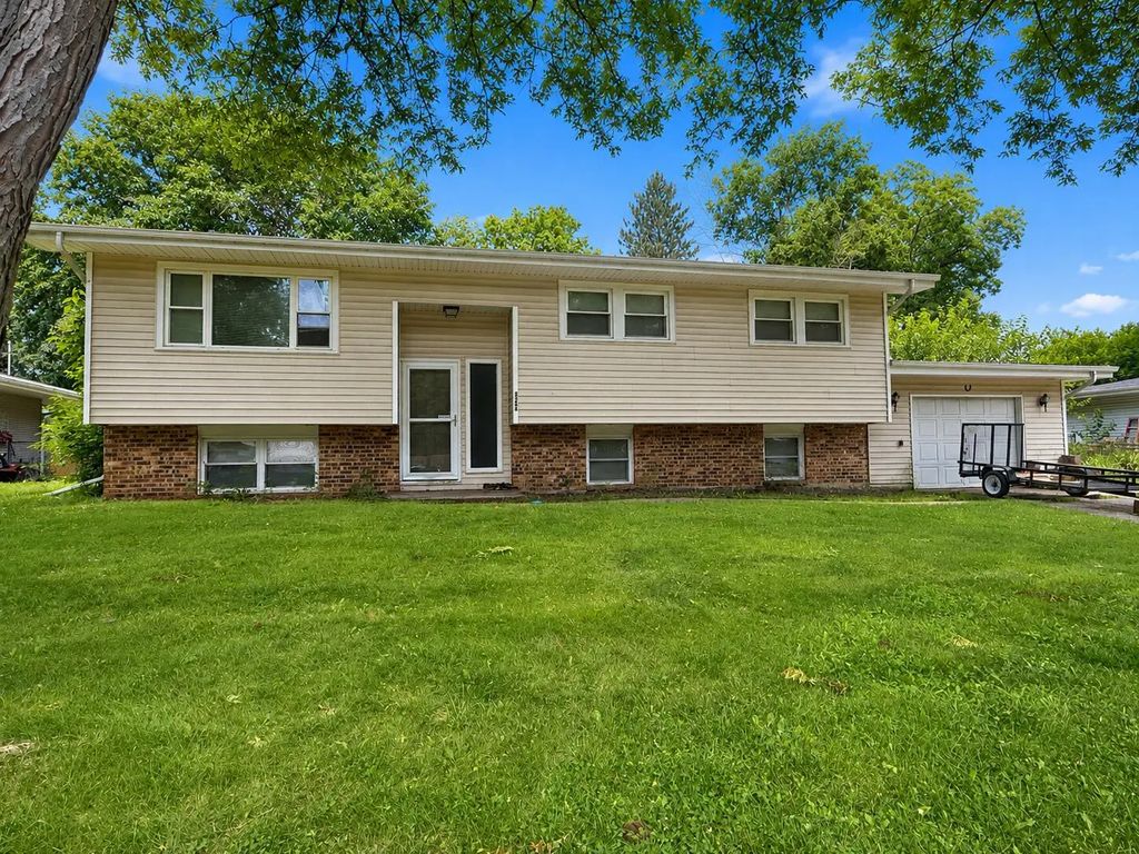 6288 Mulberry Avenue, Portage
