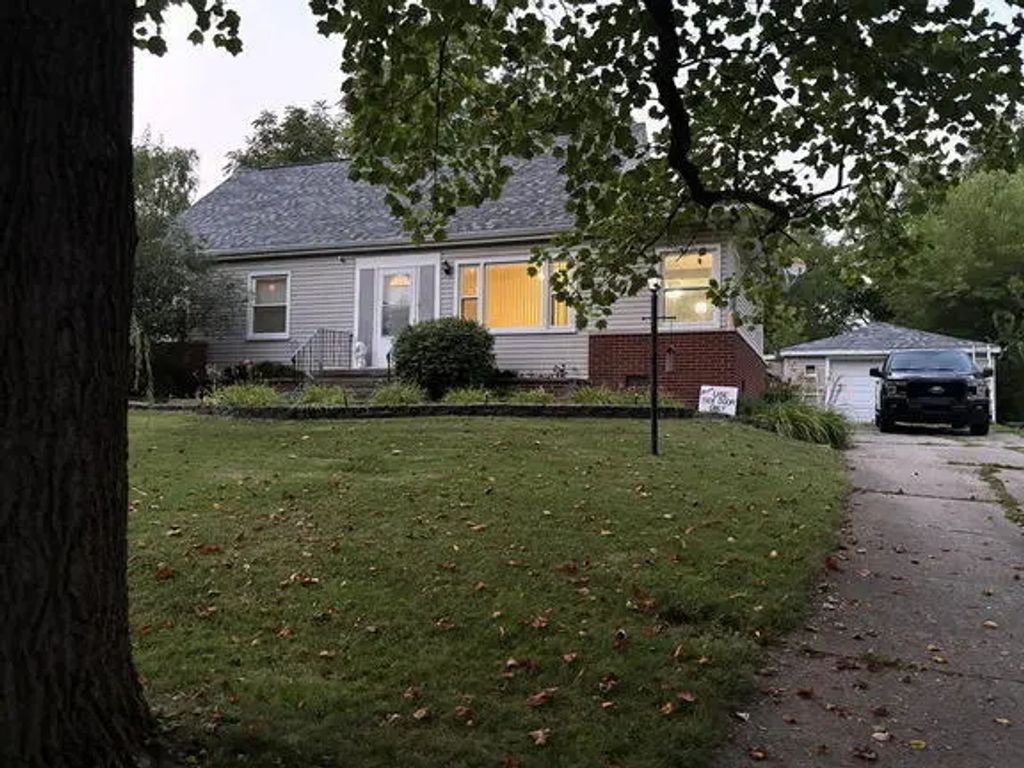 57 Indian Trail, Merrillville