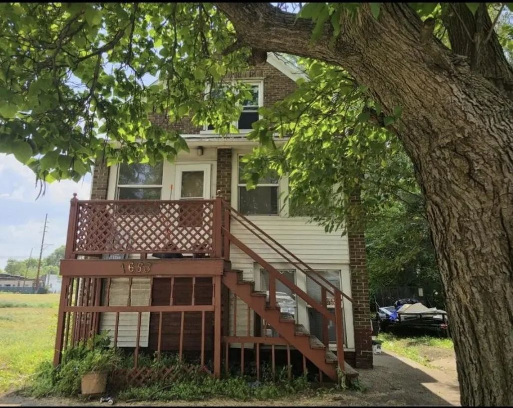 1653 W 10th Place, Gary