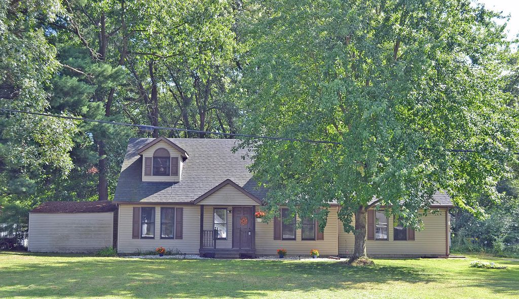 511 S Longshore Drive, Walkerton