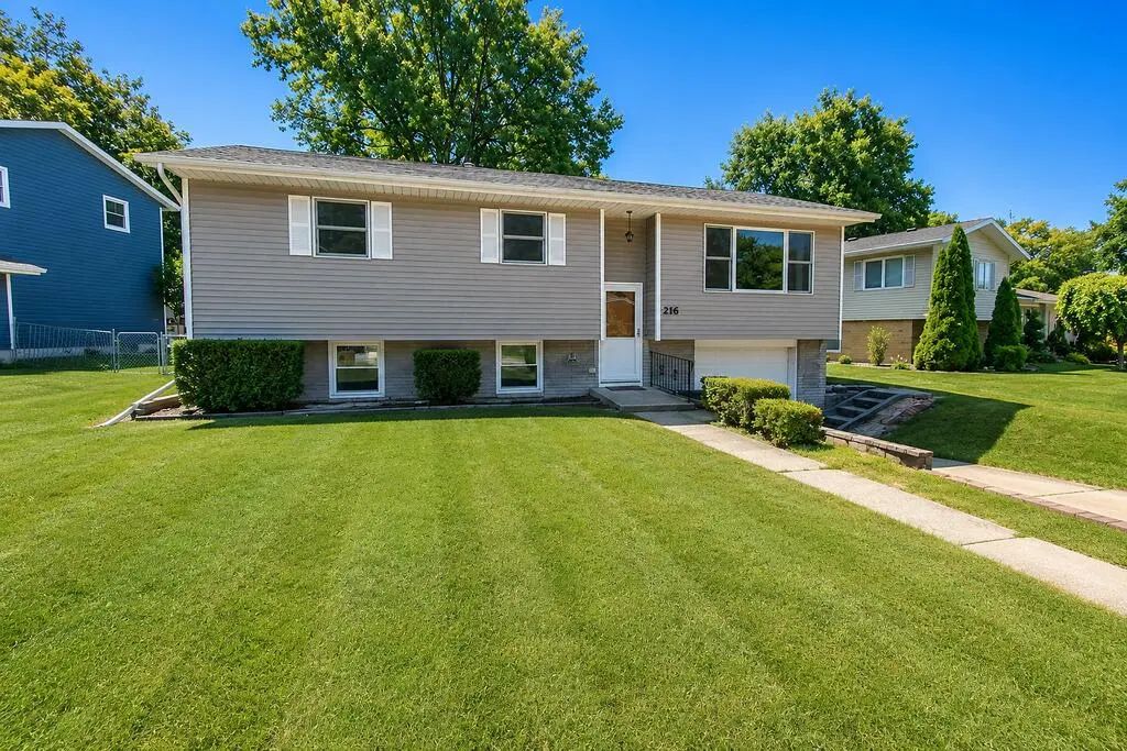 216 Lawndale Place, Michigan City