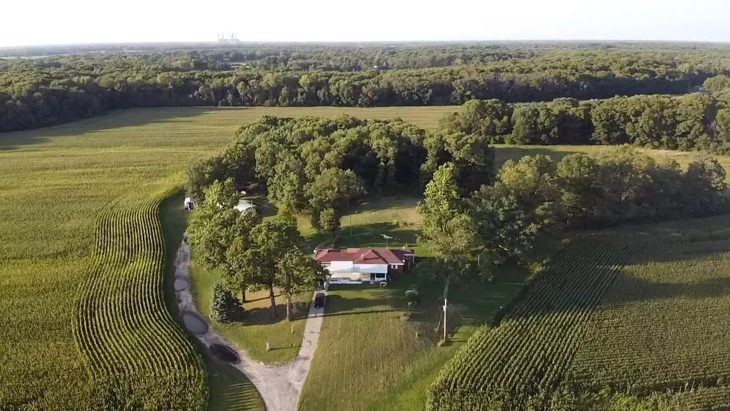 1748 E County Rd 900 N, Wheatfield