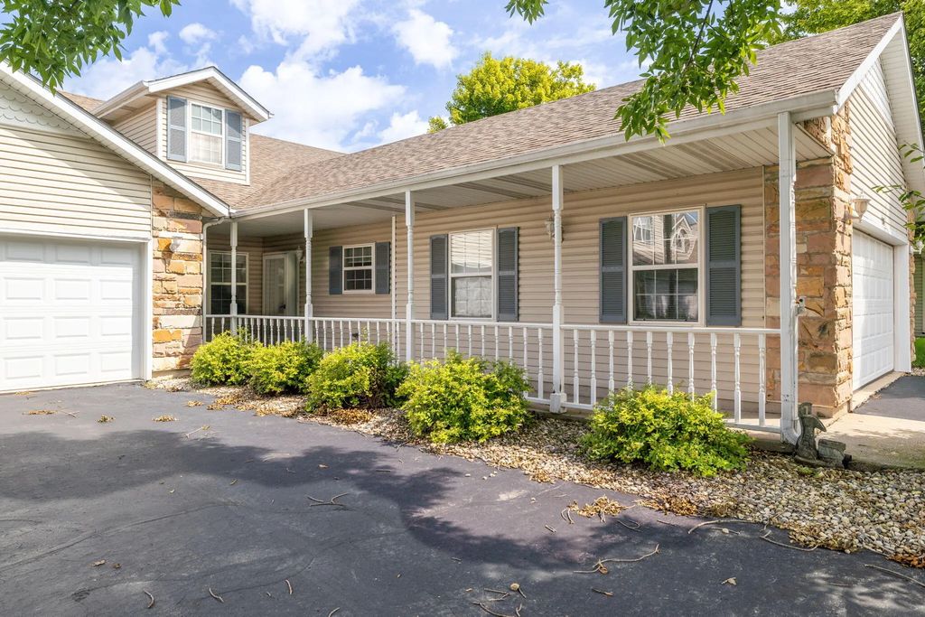 2175 Ramblewood Drive, Highland