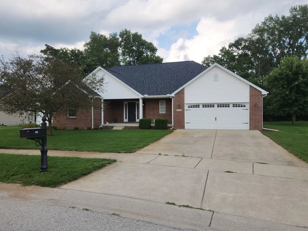 325 Forsythia Street Se, DeMotte