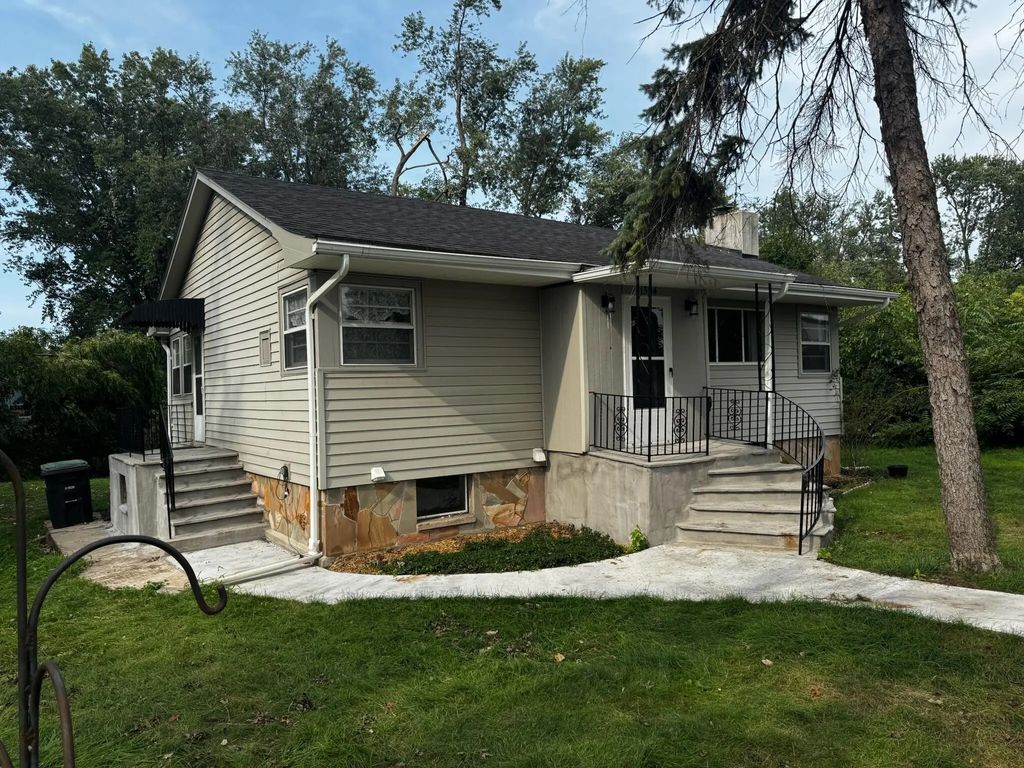 1394 Burns Drive, Portage