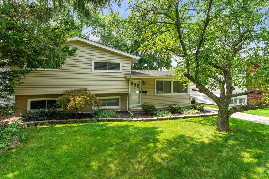 8134 Columbia Avenue, Munster