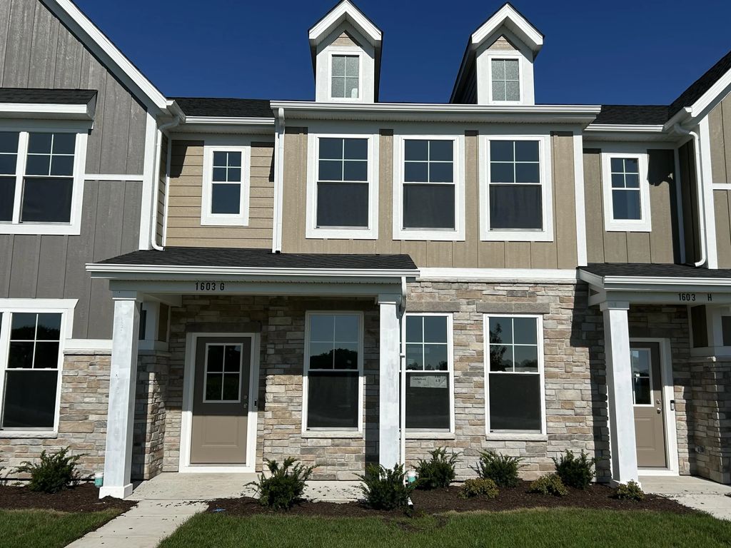 1603 Parkside Lane G, Dyer