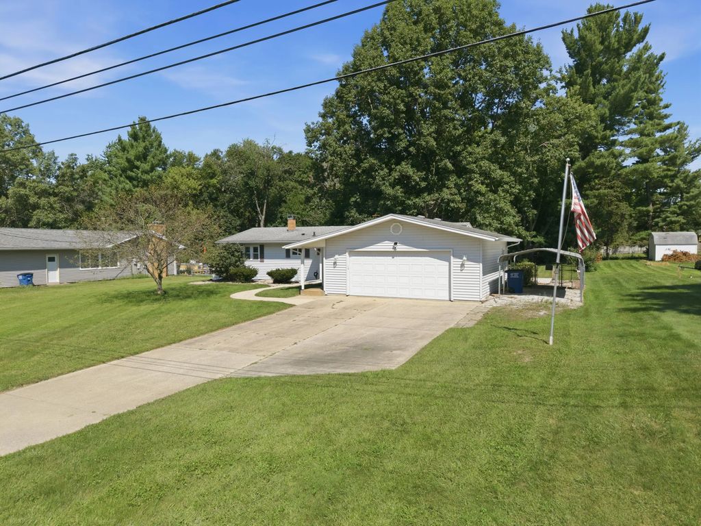 103 Meadow Lark Lane, La Porte
